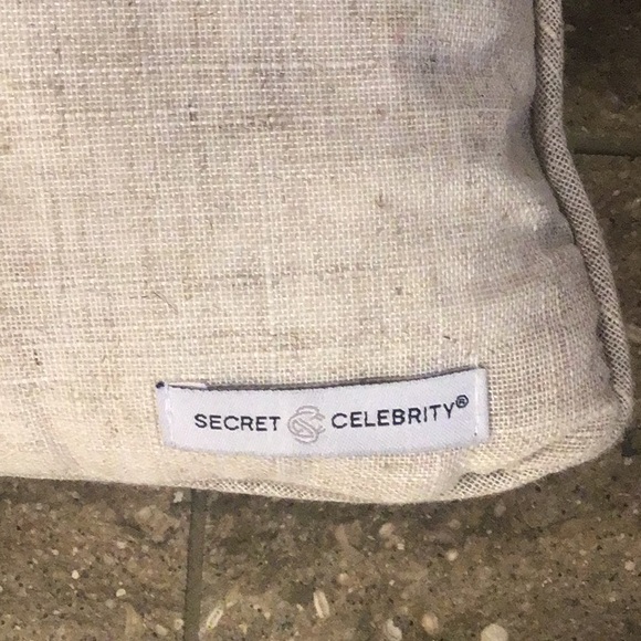 Valentine Pillow, Secret Celebrity, ribbon heart - Picture 3 of 10